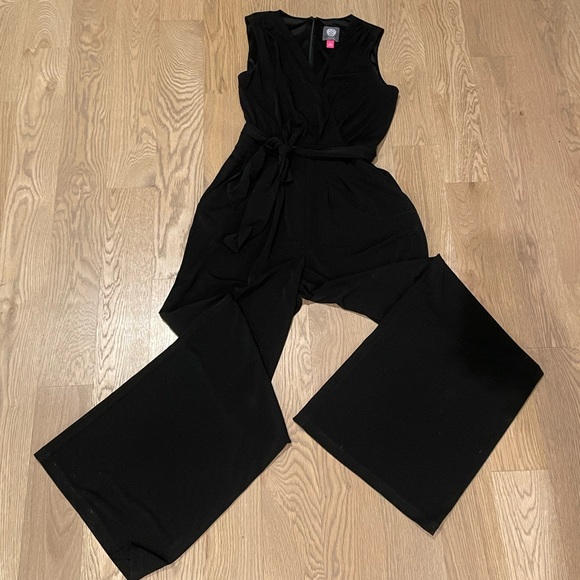 SOLD Vince Camuto Belted Crepe Jumpsuit/Pantsuit XS - Picture 4 of 7